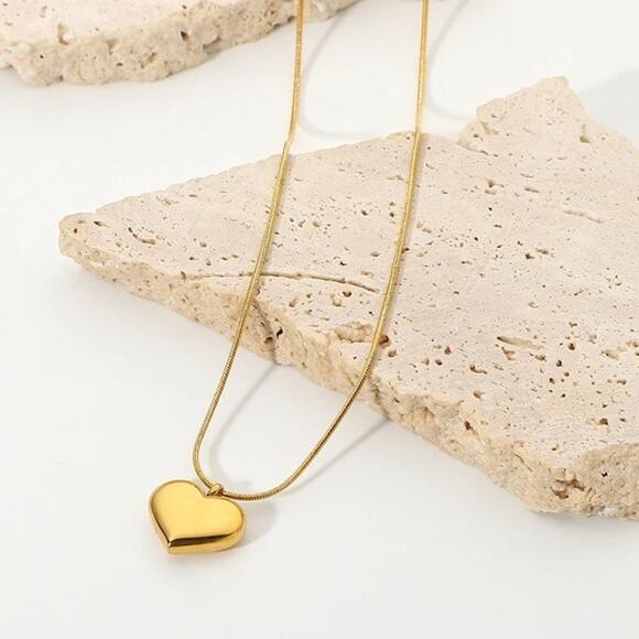 Heart Pendant Necklace 18K Gold Plated - Picture 4 of 11